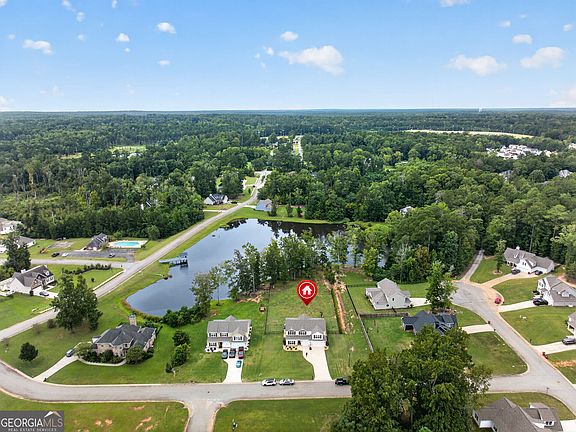 3rd image of 615 Lakeshore Dr