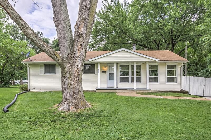 1st image of 125 Florissant Park Dr