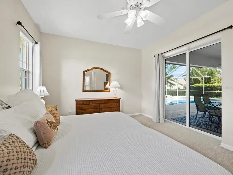 Butlers Crest Dr — Photo 28