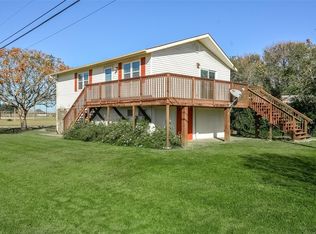 105 Meadowlark Dr, Palacios, TX 77465