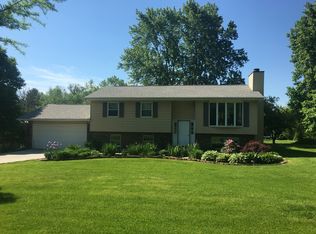 406 E Burdick Rd, Chesterton, IN 46304