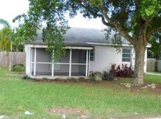 104 Pleasant Pl, Palm Springs, FL 33461