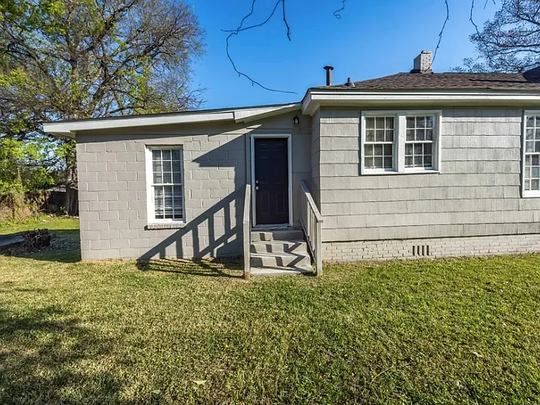 1103 Bryan Ave — Photo 16