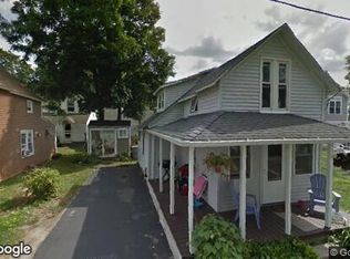 34 Center St, Niantic, CT 06357