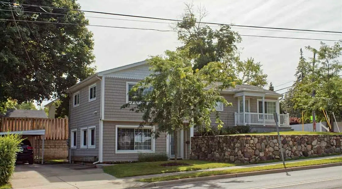 2 bed, 1.5 bath, 1100 sqft, $1,725 — Photo 2