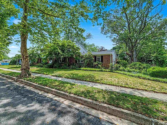 5th image of 30 Evelyn Ave