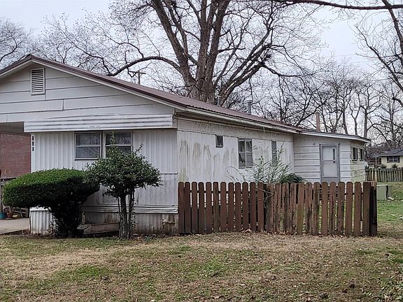 3rd image of 106 N Johnson
