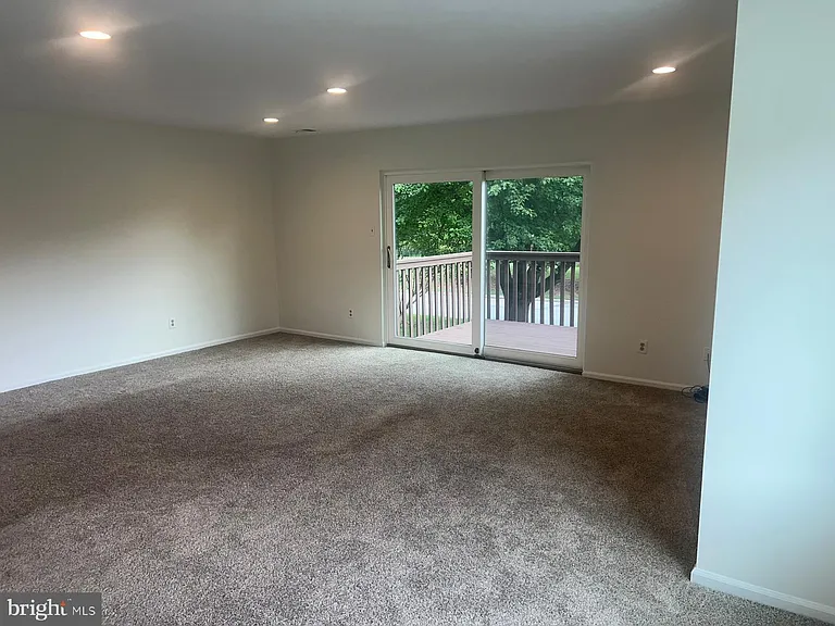 100 Conway Ct — Photo 5