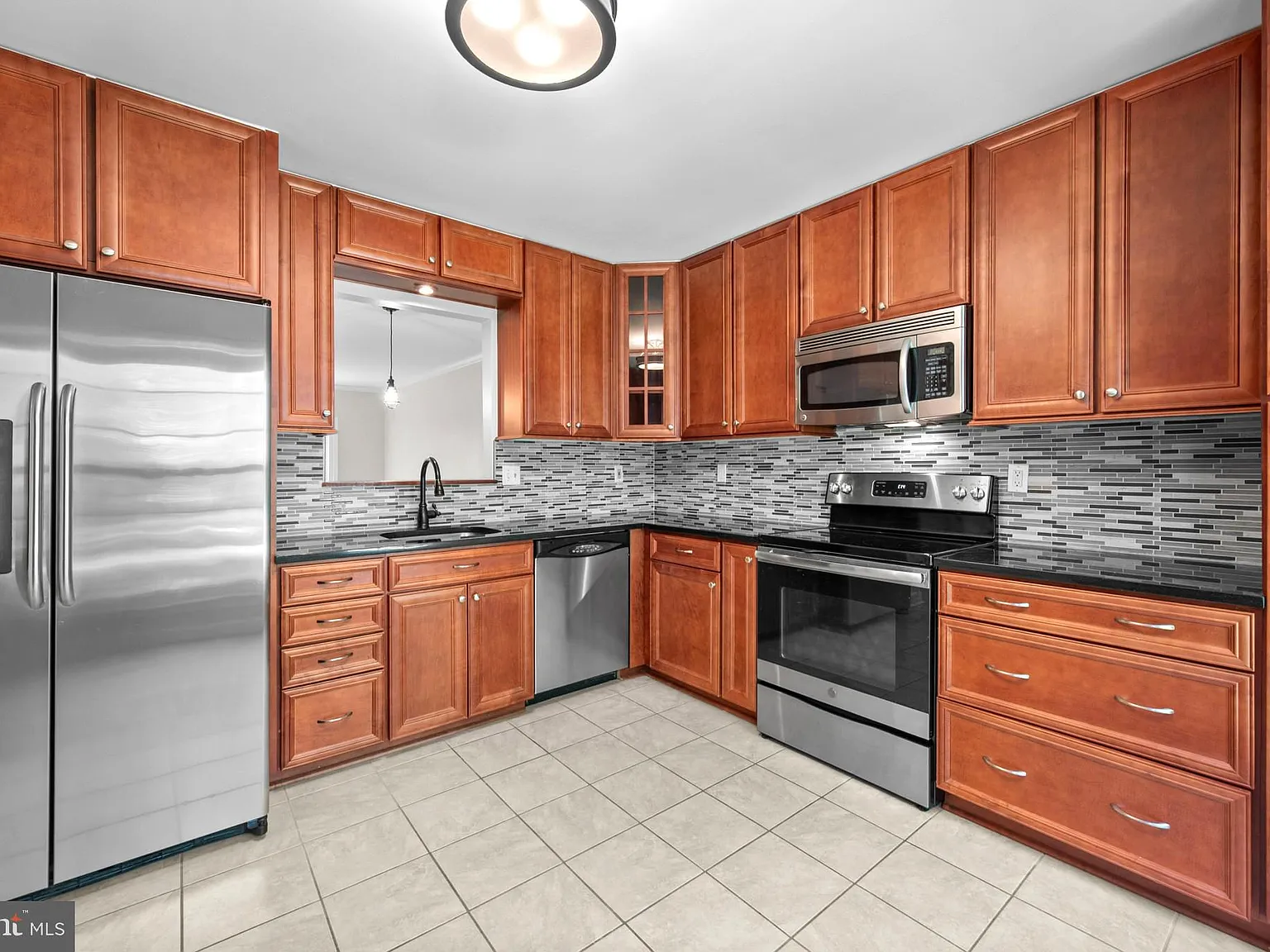 3 bed, 3.5 bath, 1984 sqft, $2,900 — Photo 3