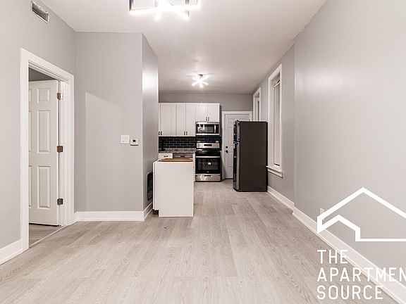 3rd image of 1333 W Walton St #3
