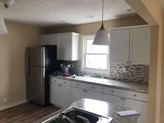 5th image of 225 Alta St