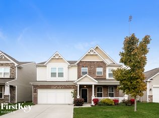 5782 Open Fields Dr, Whitestown, IN