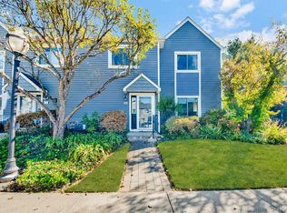 8 Hendrick Hls, Peekskill, NY 10566