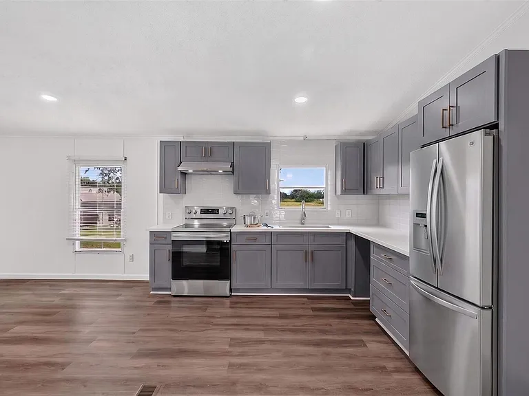 1955 Lauren Ln — Photo 31