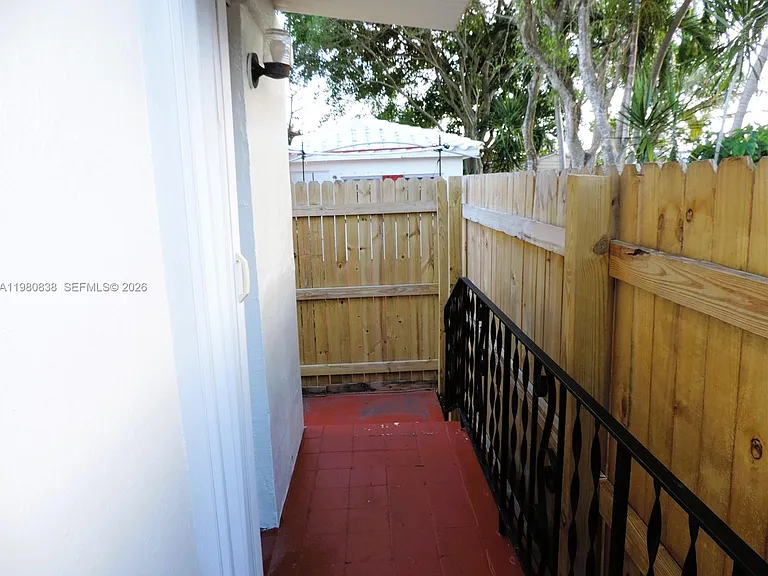 3134 SW 25th Ter — Photo 22