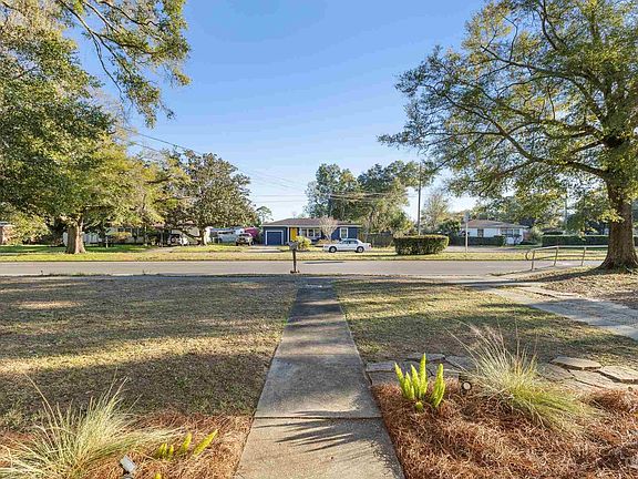 5th image of 904 E Texar Dr