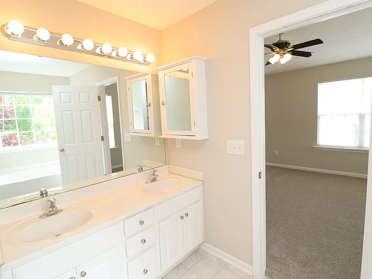 110 Fanwood Ct — Photo 28