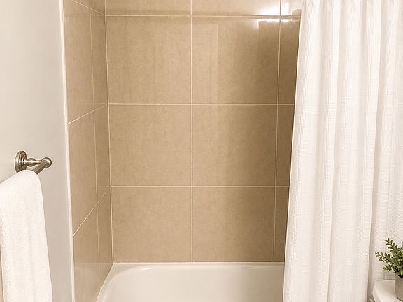4th image of 12019 100th Ave NE APT 1B
