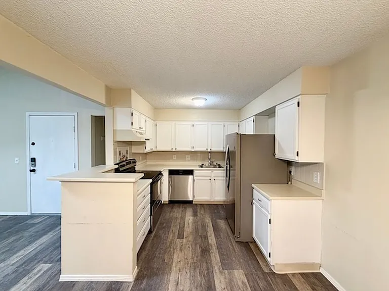 337 Wright St #302 — Photo 2