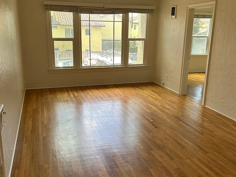 3772 Park Blvd #8 — Photo 5