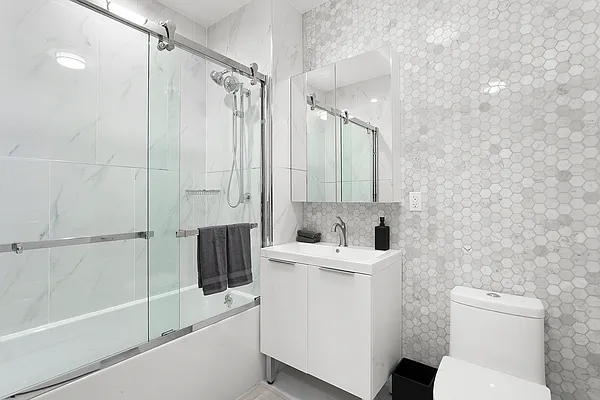 Rented by Compass | media 21