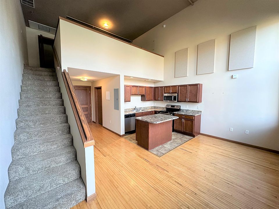 1st image of 214 Kline St S APT 20