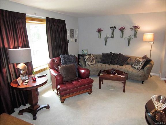 4th image of 363 Tremont Ave