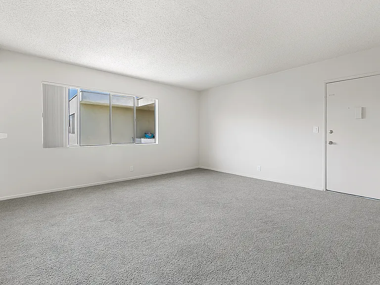 Molanda Palms Apartments — Photo 13