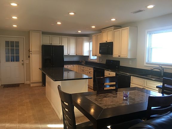 granite counters, island