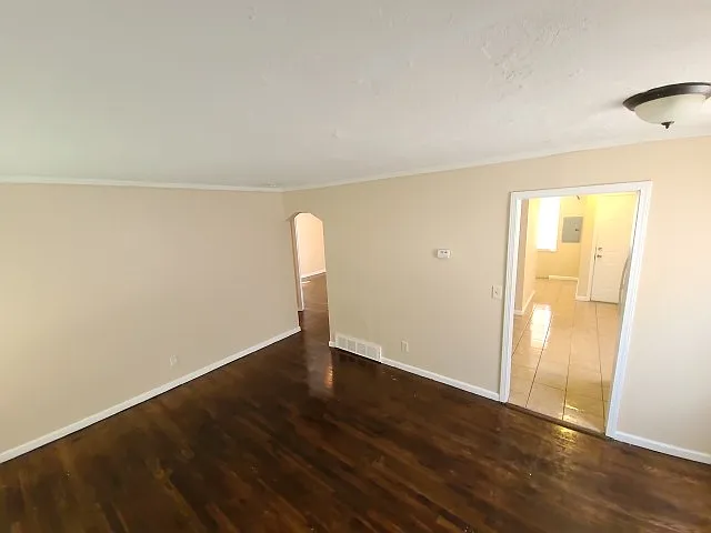 24358 Annapolis St — Photo 8