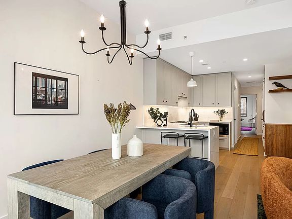 4th image of 161 Columbia St #3N