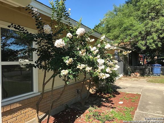 3rd image of 530 Millwood Ln