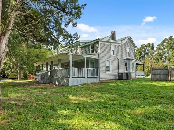 206 McLean St, Burkeville, VA 23922