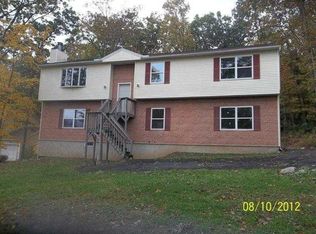 13 Brunswick Dr, Mount Pocono, PA