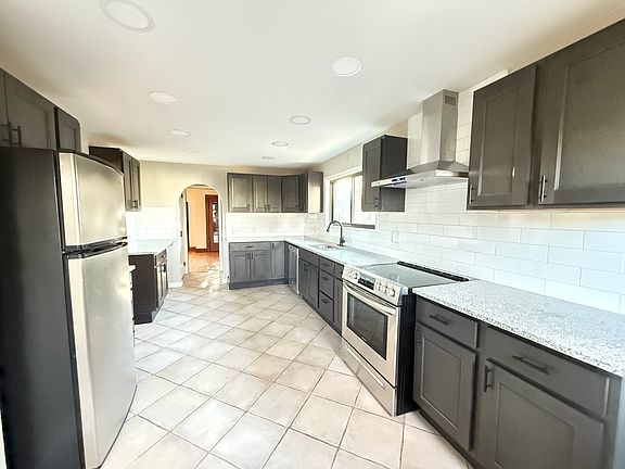 4th image of 3815 Eliot Rd