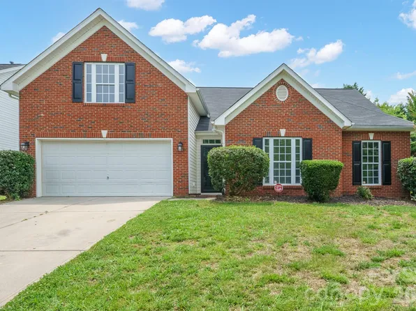 13409 Planters Row Dr, Charlotte, NC 28278