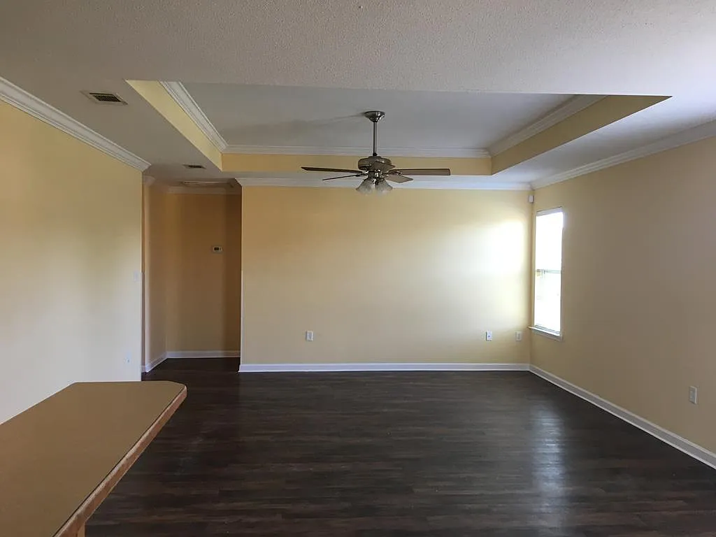 3 Bedroom in the Branch Point Subdivision — Photo 4