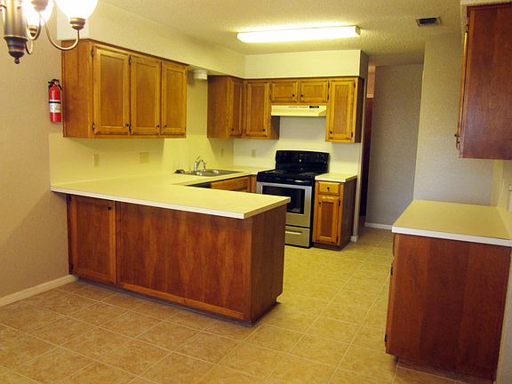 Cooks dream kitchen all tile !!