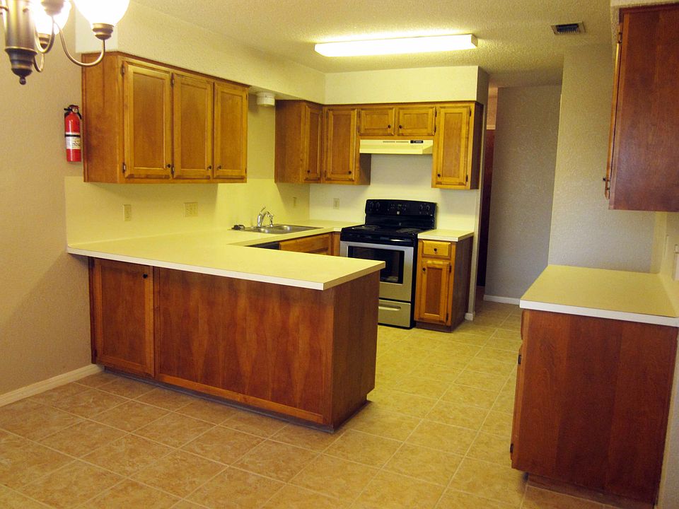 Cooks dream kitchen all tile !!