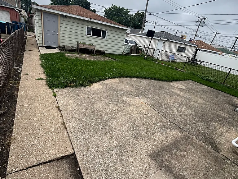 1822 N 21st Ave — Photo 14