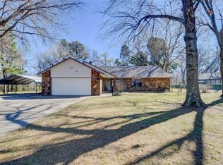 9403 Springlake Dr, Broken Arrow, OK 74014