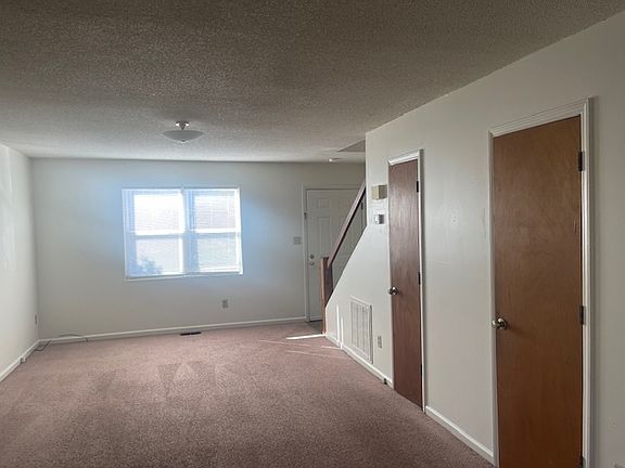 4th image of 408 Memorial Park Dr APT H