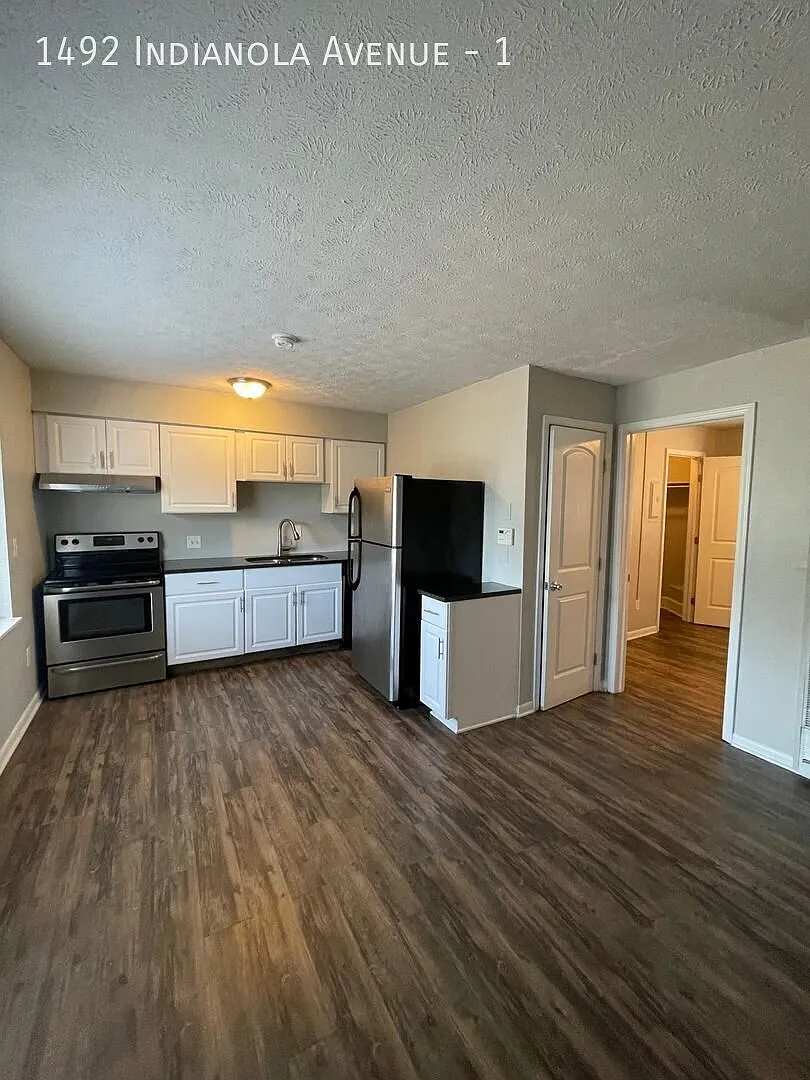 1492 Indianola Ave — Photo 2