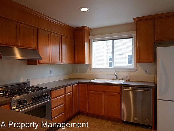 4th image of 12532 B 26th Ave NE