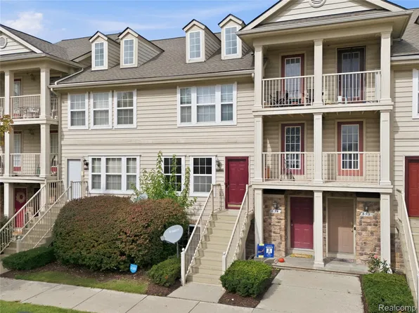 636 Lydia Ln, Pontiac, MI 48341