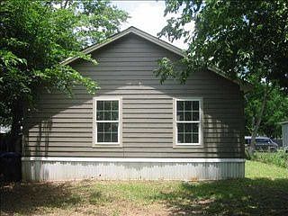 2nd image of 208 E Boyce St