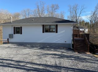 911 Davis Blvd, Seymour, TN 37865
