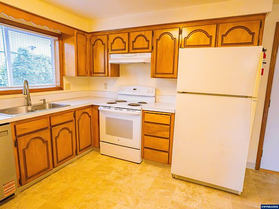 5th image of 4731 Serra Ct NE