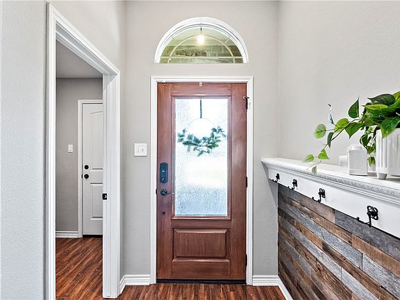4th image of 4121 Whispering Creek Dr