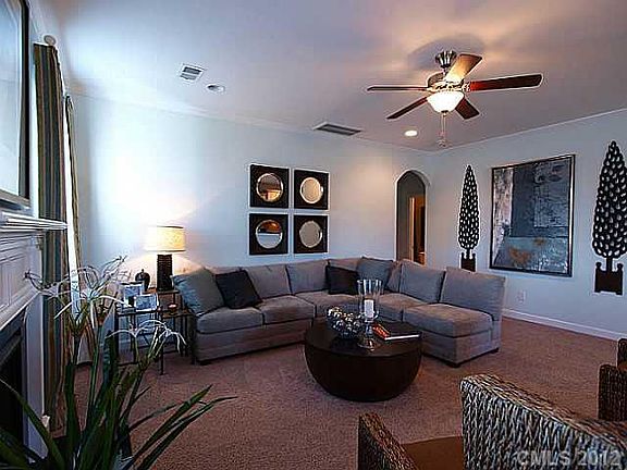 4th image of 154 Wellshire St #100